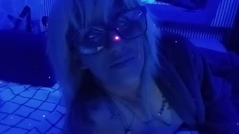 Snapshot of kikilovespartylights chatting on 11-23-25, 12:38 kikilovespartylights online show from 11-23-25, 12:38