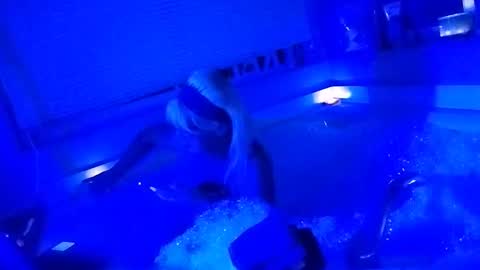 Snapshot of kikilovespartylights chatting on 11-30-25, 12:20 kikilovespartylights online show from 11-30-25, 12:20