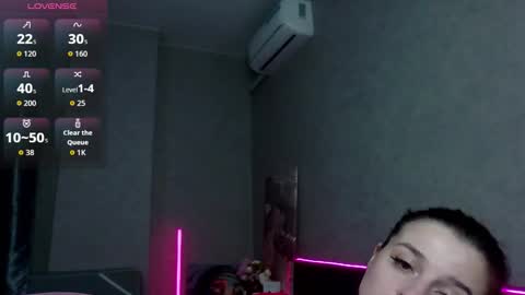 Kiki online show from 03-22-26, 04:10