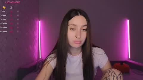 Snapshot of kikkymii chatting on 11-21-25, 08:51 Kikky online show from 11-21-25, 08:51