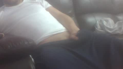 Snapshot of kiko83c chatting on 10-14-25, 07:42 New accound cavilacion online show from 10-14-25, 07:42