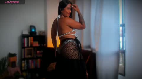 Snapshot of killaa01 chatting on 02-27-25, 10:20 Alejandra online show from 02-27-25, 10:20