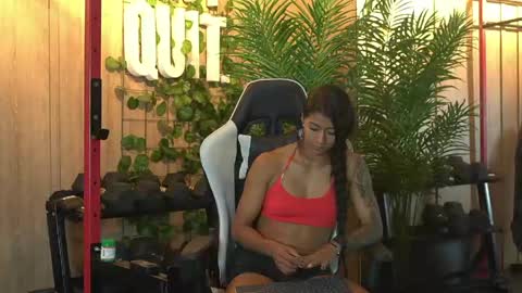 Snapshot of kim_beckett chatting on 05-05-26, 01:19 Kim online show from 05-05-26, 01:19