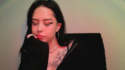 Kim online show from 05-19-26, 01:56