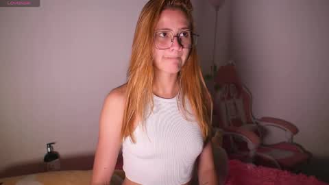 ISABELLA 3 online show from 05-26-26, 07:37