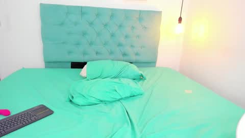 kim_eli online show from 02-15-25, 11:14