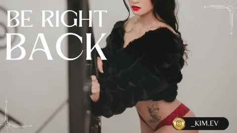 Kim  online show from 01-17-25, 10:33