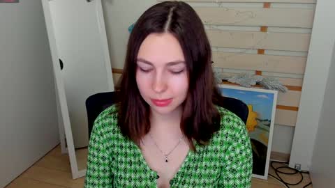 Kim online show from 01-12-25, 01:37