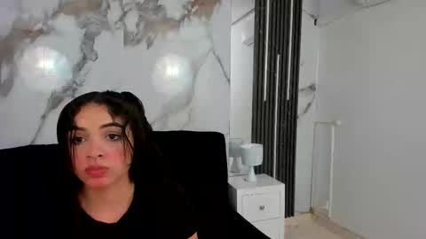 K I M online show from 10-17-25, 01:14