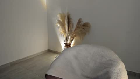 Kim Murphy online show from 10-28-25, 01:14