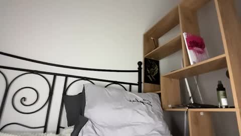 Kim Oberlin online show from 04-07-26, 09:48