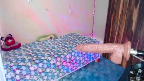 Snapshot of kim_saenz20 chatting on 01-24-25, 10:08 Kim Mishell online show from 01-24-25, 10:08