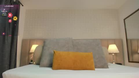 Kim online show from 09-10-25, 12:49