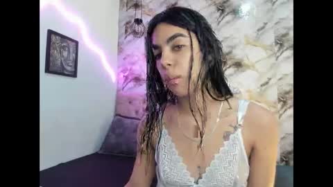 Snapshot of kim_strawberry chatting on 04-07-26, 10:59 kim online show from 04-07-26, 10:59