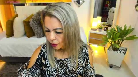 Snapshot of kimberly_milf5 chatting on 06-26-26, 10:25 Kimberly online show from 06-26-26, 10:25