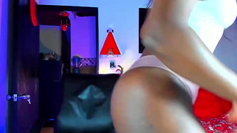 Kimberly Banks online show from 12-29-24, 02:17