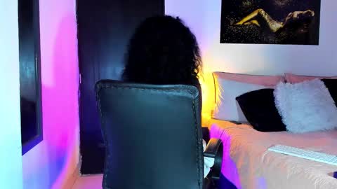 Kimberly Banks online show from 01-25-25, 01:30