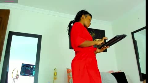 Snapshot of kimberlybanks2 chatting on 05-17-26, 10:00 Kimberly Banks online show from 05-17-26, 10:00