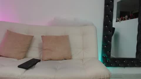 Snapshot of kimberlybirdhot chatting on 01-19-25, 09:34 Kimberly online show from 01-19-25, 09:34