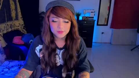 Kimberly Polizzi     online show from 09-19-25, 03:08