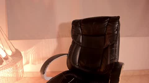 Snapshot of kimblair_ chatting on 03-02-25, 11:39 Kim online show from 03-02-25, 11:39