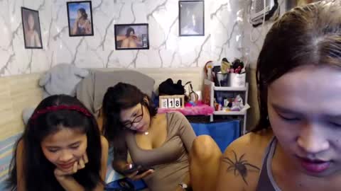 kimchuueee online show from 07-20-26, 12:29