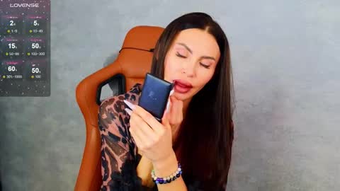 KIm online show from 10-06-25, 04:21