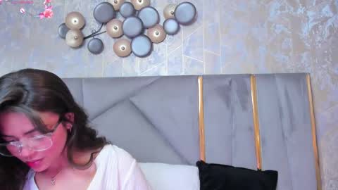  KIM  online show from 03-01-25, 02:48