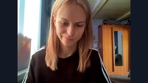 Snapshot of kimhingle chatting on 08-07-26, 09:11 Mia online show from 08-07-26, 09:11