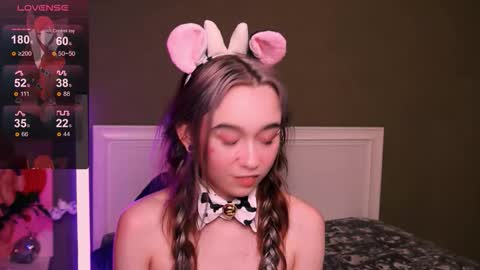 Snapshot of kimiko_luv chatting on 11-10-25, 06:40 Kimiko online show from 11-10-25, 06:40