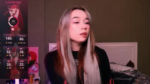 Snapshot of kimiko_luv chatting on 12-21-25, 03:19 Kimiko online show from 12-21-25, 03:19