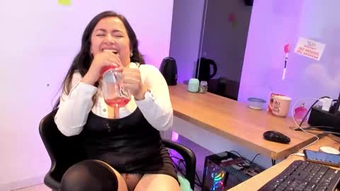 Camila online show from 09-20-25, 04:08