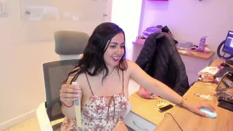 Camila online show from 01-05-26, 05:27