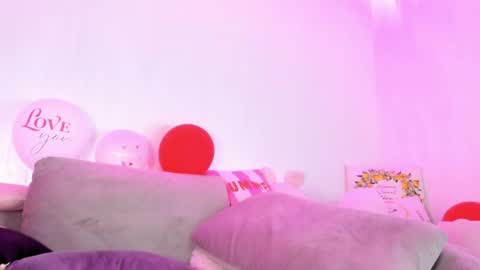 Snapshot of kimkardassiann chatting on 04-20-26, 04:04 Natalie online show from 04-20-26, 04:04