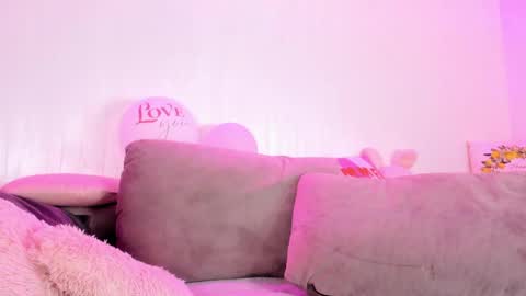 Snapshot of kimkardassiann chatting on 04-28-26, 03:11 Natalie online show from 04-28-26, 03:11