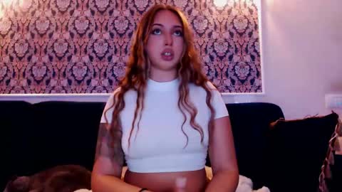 Snapshot of kimlee4 chatting on 12-19-24, 10:53 Kim Lee online show from 12-19-24, 10:53