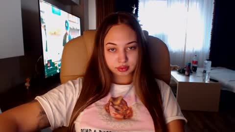 Snapshot of kimlee4 chatting on 01-04-25, 01:31 Kim Lee online show from 01-04-25, 01:31