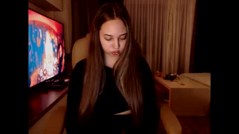 Snapshot of kimlee4 chatting on 01-07-25, 04:27 Kim Lee online show from 01-07-25, 04:27