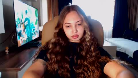 Snapshot of kimlee4 chatting on 01-08-25, 12:37 Kim Lee online show from 01-08-25, 12:37