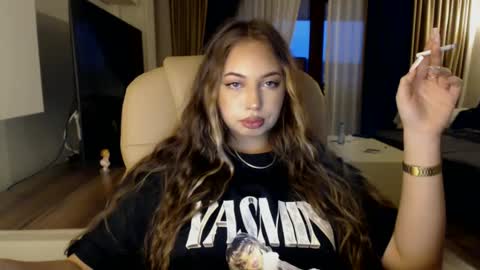 Snapshot of kimlee4 chatting on 03-01-25, 04:00 Kim Lee online show from 03-01-25, 04:00