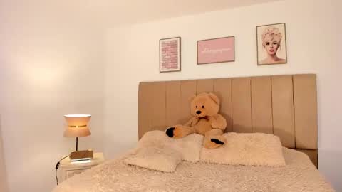 Kim  online show from 02-26-25, 11:48