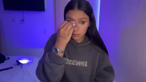 kimmi online show from 04-06-26, 10:22