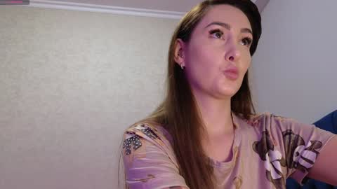 Kimmie online show from 11-18-25, 07:07