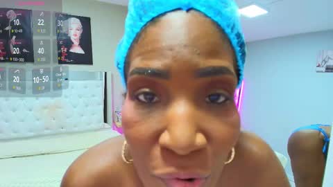 Snapshot of kimmturner chatting on 11-25-25, 12:49 Kim online show from 11-25-25, 12:49