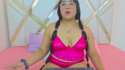 Snapshot of kimmy_bellari chatting on 05-16-26, 10:36 Kimmy online show from 05-16-26, 10:36