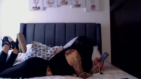 Snapshot of kimmy_one_ chatting on 02-05-25, 06:37 kelly online show from 02-05-25, 06:37