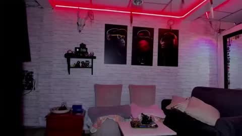 Melany online show from 01-18-25, 03:42