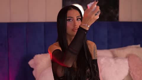 Kim online show from 10-12-25, 02:49