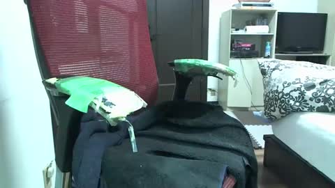 Snapshot of kinchan069 chatting on 02-10-25, 02:05 kinchan069 online show from 02-10-25, 02:05