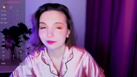 Snapshot of kindhazelhere_ chatting on 11-19-25, 09:20 Hazel online show from 11-19-25, 09:20